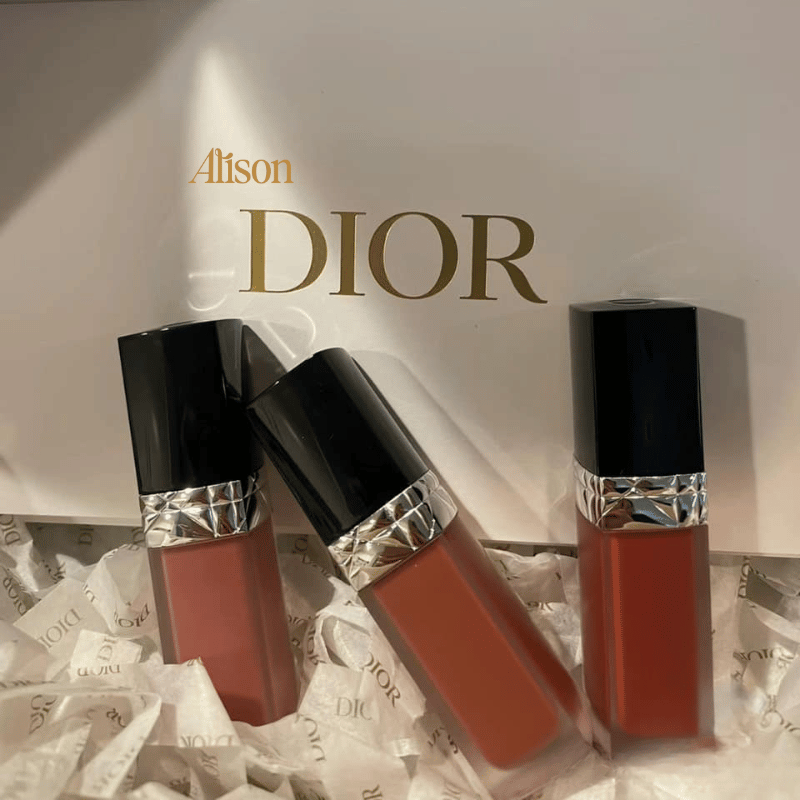 Rouge Forever Liquid là son môi dạng kem đầu tiên của Dior. 